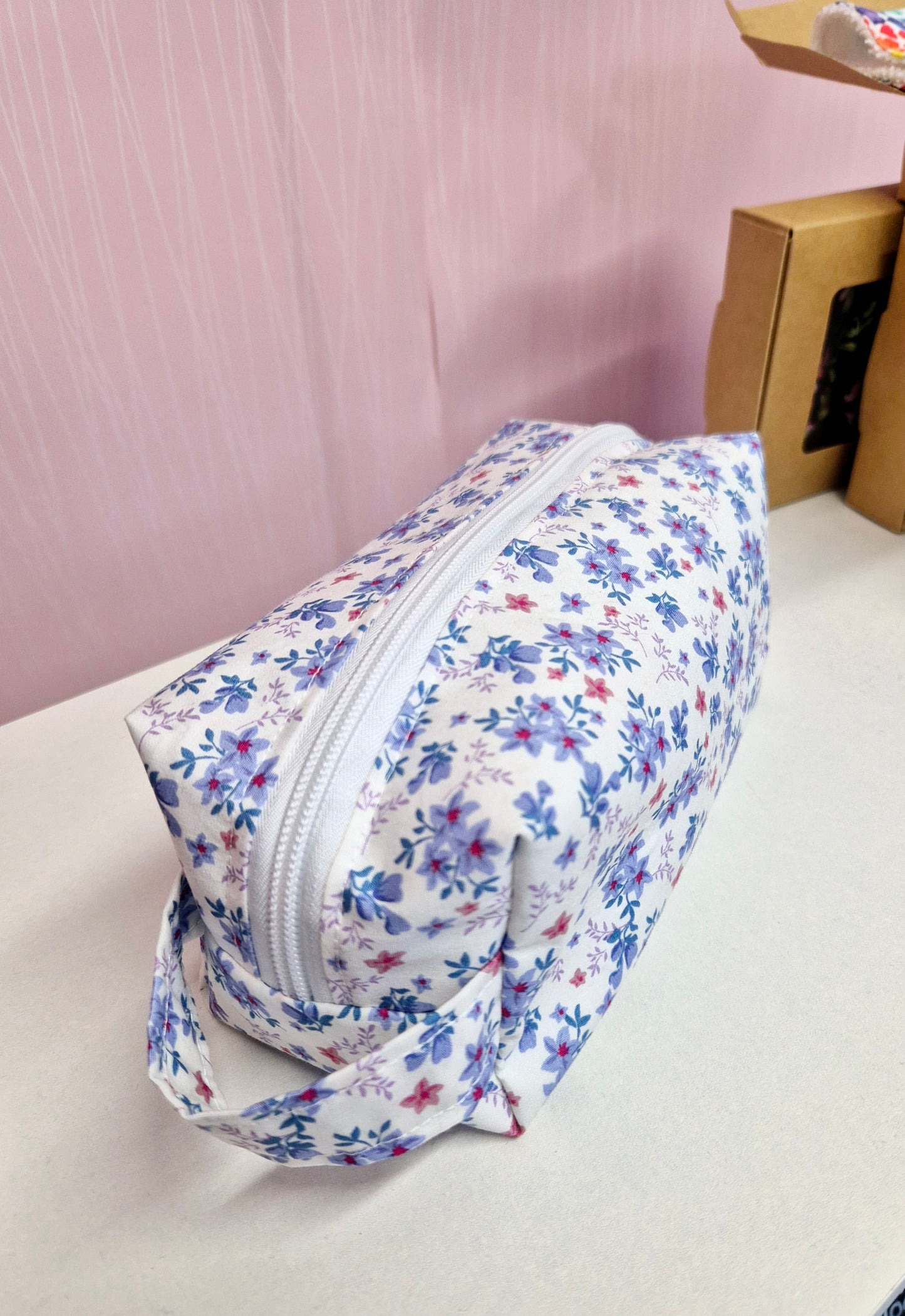 Fresh flowers boxed zipper pouch