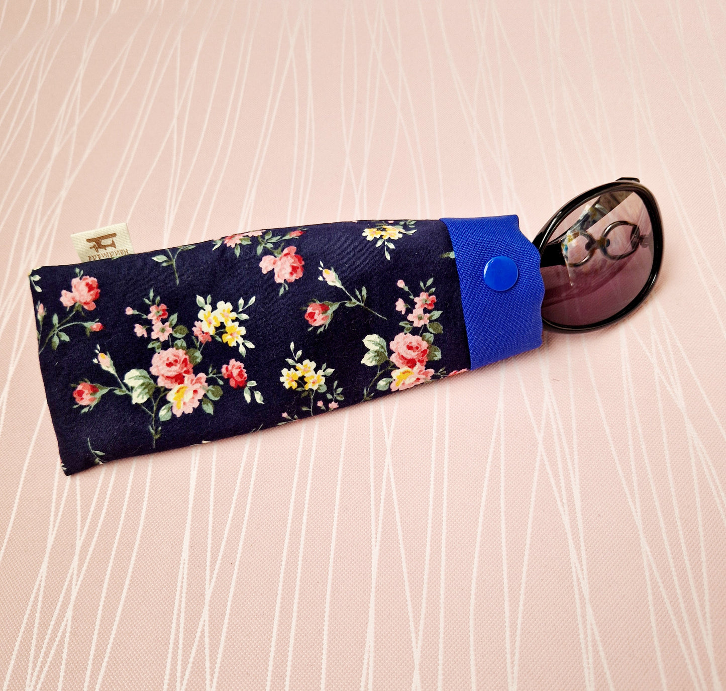 Rose garden handmade glasses sleeve